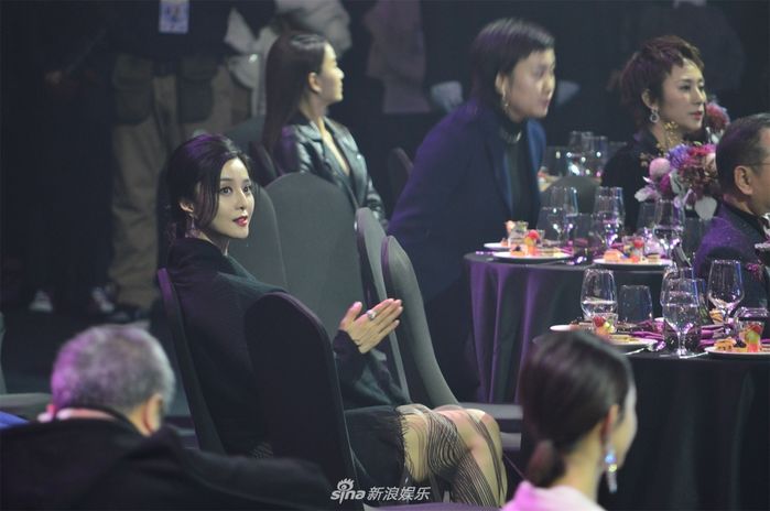 bestie Phạm Băng Băng xinh đẹp rạng ngời, "đốn tim" fan ầm ầm
