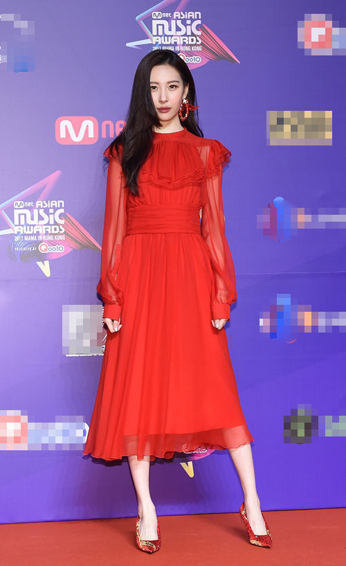 bestie my nhan tren tham do mama 2017