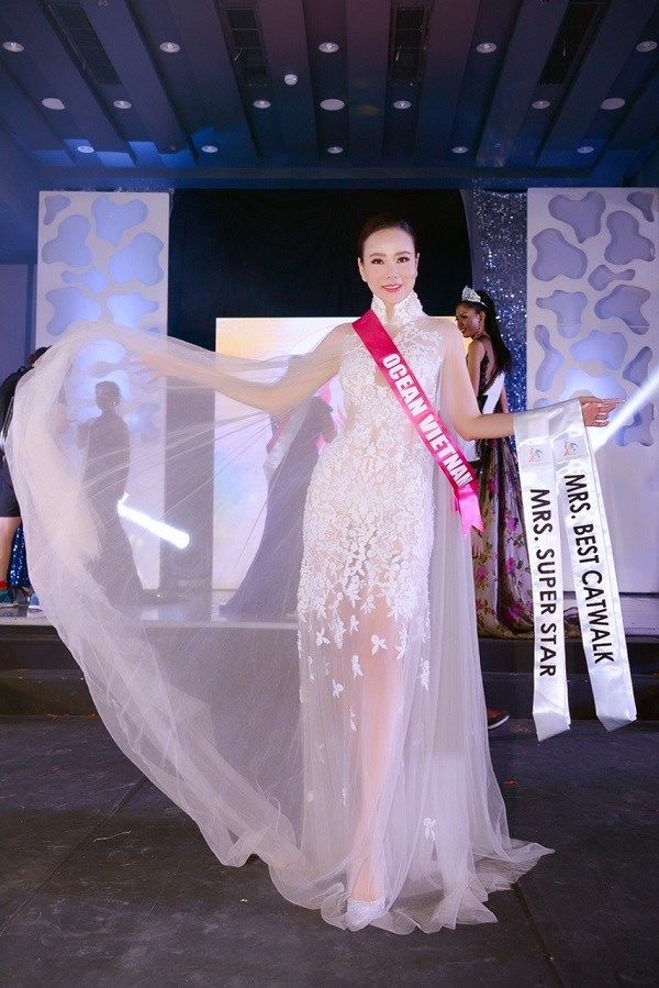 bestie sao viet lam hoa hau a hau khong ai biet