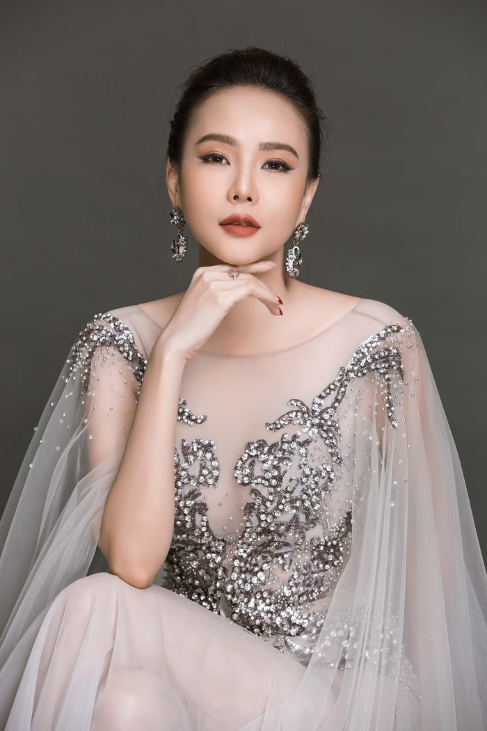 bestie sao viet lam hoa hau a hau khong ai biet