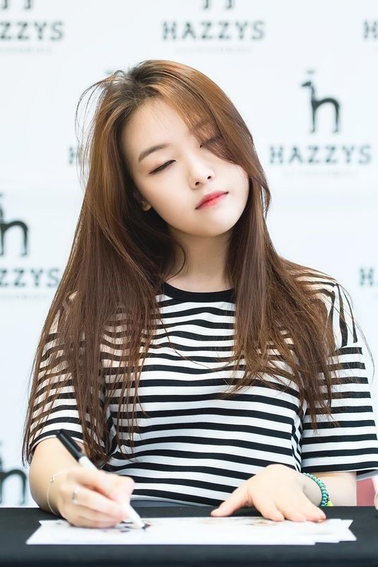 bestie khoanh khac idol kpop nham mat 10