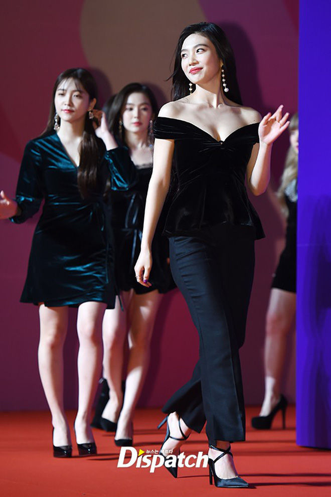 bestie my nhan tren tham do mama 2017