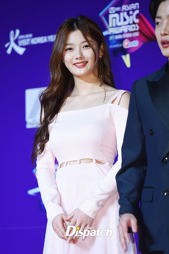 bestie my nhan tren tham do mama 2017