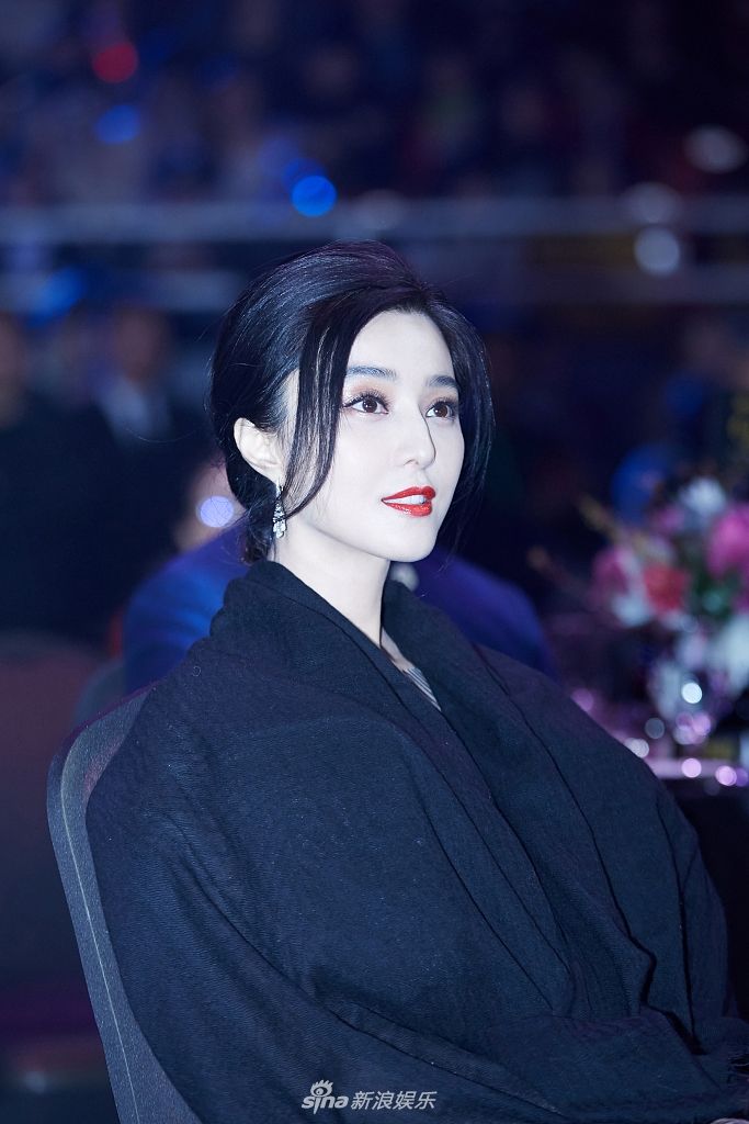bestie Phạm Băng Băng xinh đẹp rạng ngời, "đốn tim" fan ầm ầm