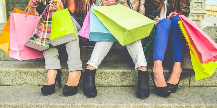 11 thói xấu khiến bạn dù làm ra nhiều tiền vẫn mãi túng thiếu