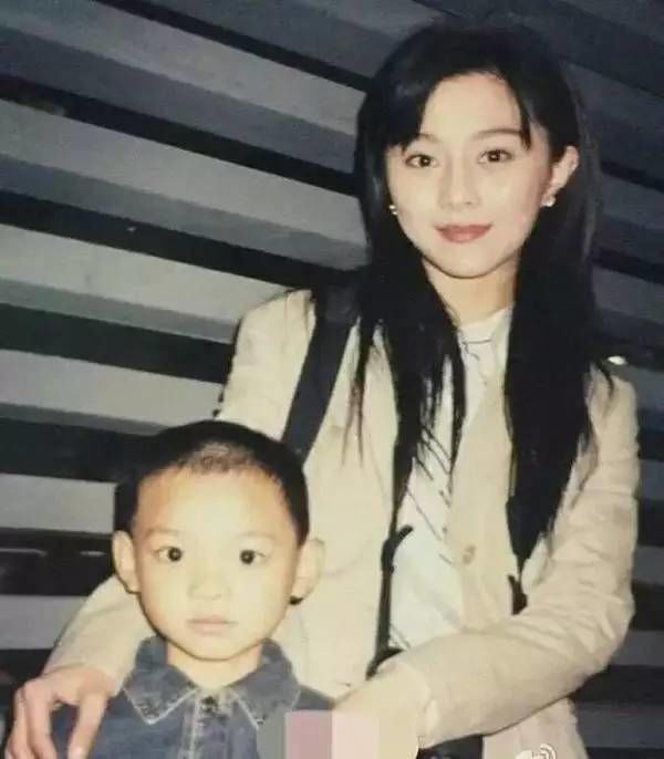 bestie scandal lon nhat cuoc doi pham bang bang