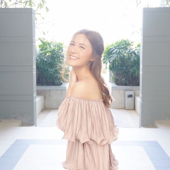 bestie nhung hot girl noi tieng nhat thai lan vua xinh dep lai tai nang het phan nguoi khac