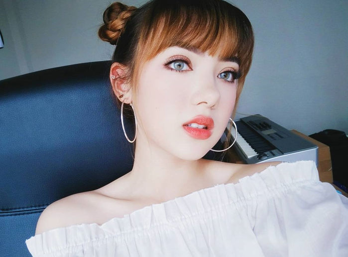 bestie nhung hot girl noi tieng nhat thai lan vua xinh dep lai tai nang het phan nguoi khac