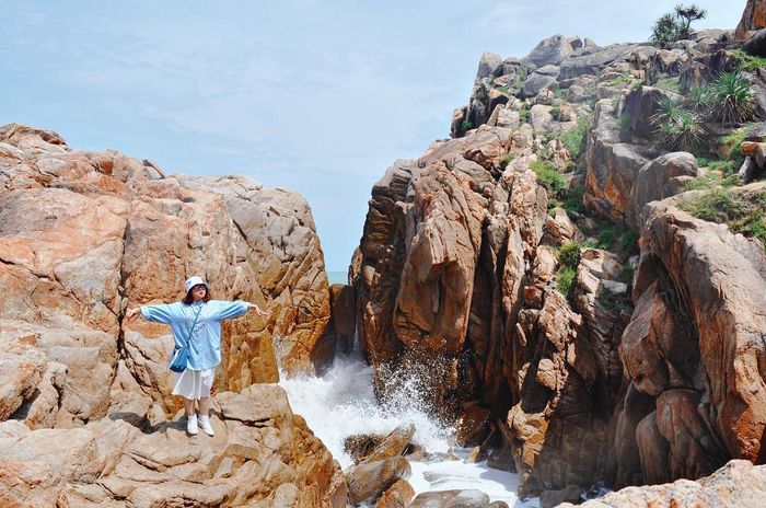 bestie nhung dia diem song ao o phu yen