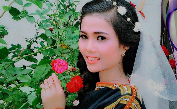 bestie nhan sac em gai hoa hau Viet