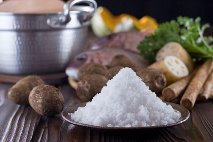 Sử dụng lượng muối nhiều hơn mức cần thiết trong mỗi bữa ăn cũng làm tăng nguy cơ gây cản trở cho sức khỏe của tim mạch