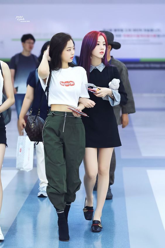 bestie thoi trang san bay cua sao Han