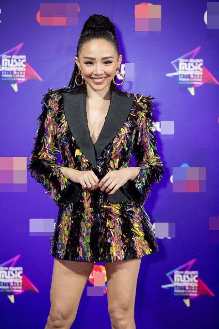bestie sao viet trung do nguoi toa sang ruc ro nguoi dim hang dua don