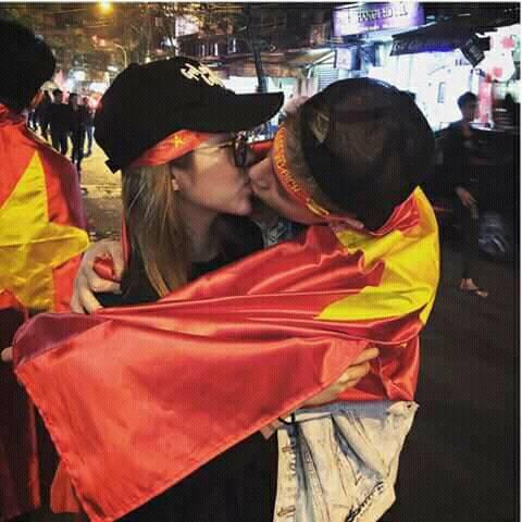bestie phi ngoc hung hon gai la