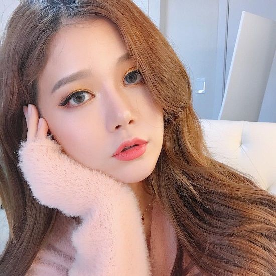 bestie hot blogger