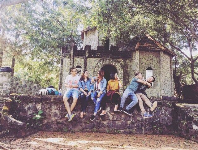 bestie khu du lich cao minh cach sai gon 40km