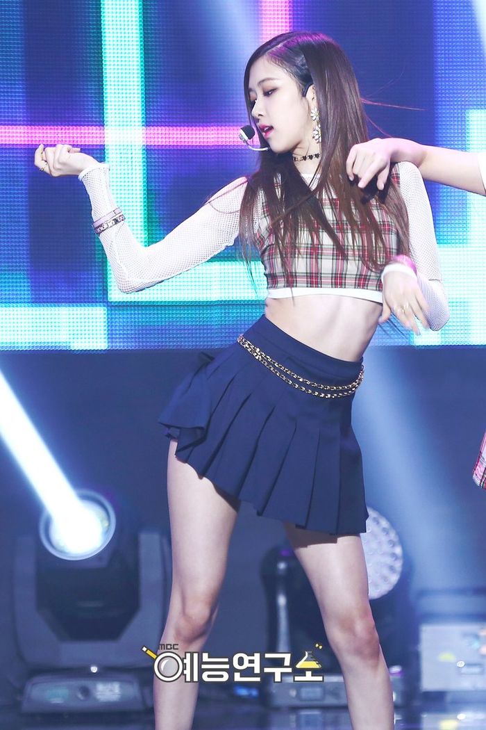 Bestie dong phuc nu sinh sexy cua sao Han