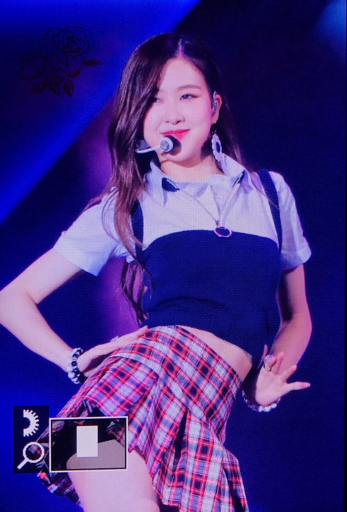 Bestie dong phuc nu sinh sexy cua sao Han