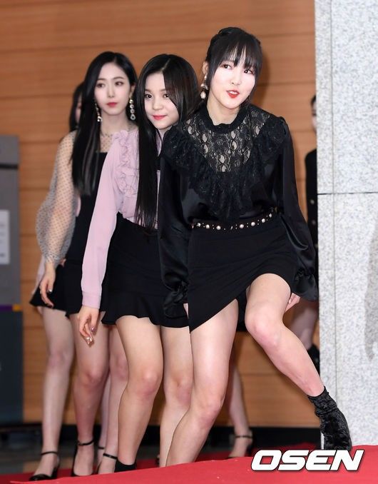 bestie style tham do cua nu sao han ngay nay che truoc chan sau vi vay sieu ngan