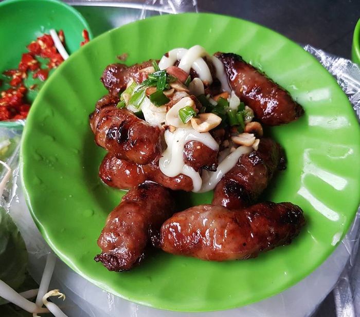 bestie nhung hem an vat sai gon