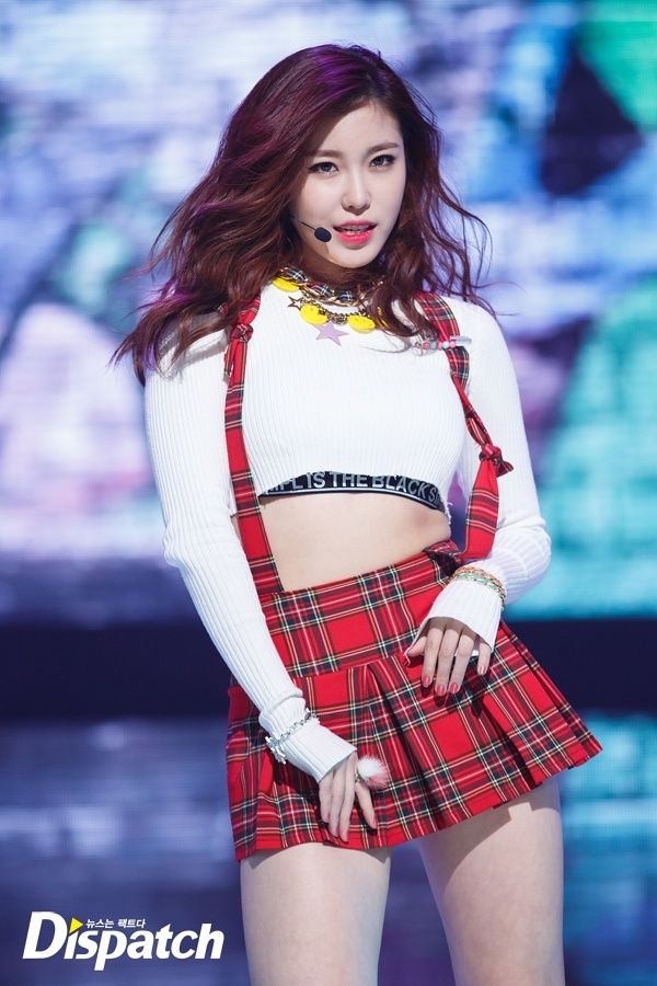 Bestie dong phuc nu sinh sexy cua sao Han