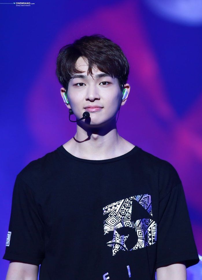 bestie Onew (SHINee)