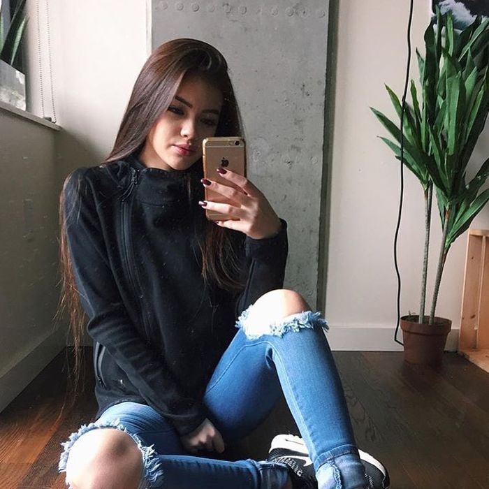 bestie nhung bong hong lai chung minh con gai viet du di den dau cung xinh chang kem phan ai