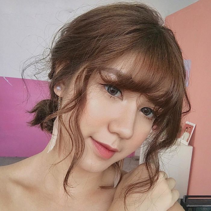 bestie meo trang diem mat hip 5