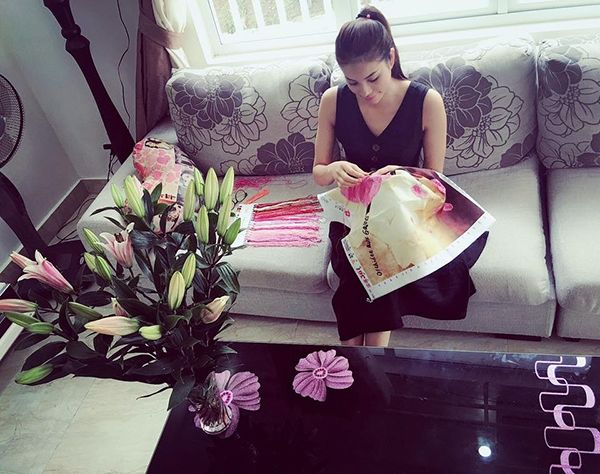 bestie ngo ngang nhung khoanh khac gian di den bat ngo cua dai gia showbiz viet