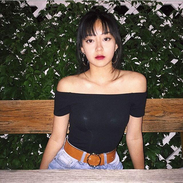 bestie nhung bong hong lai chung minh con gai viet du di den dau cung xinh chang kem phan ai