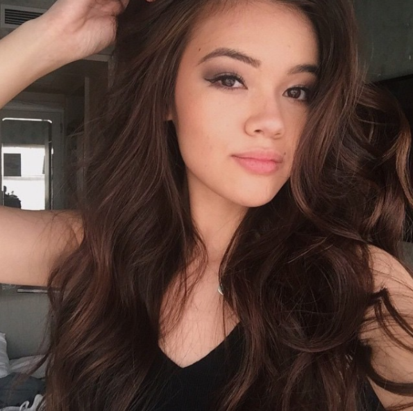 bestie nhung bong hong lai chung minh con gai viet du di den dau cung xinh chang kem phan ai