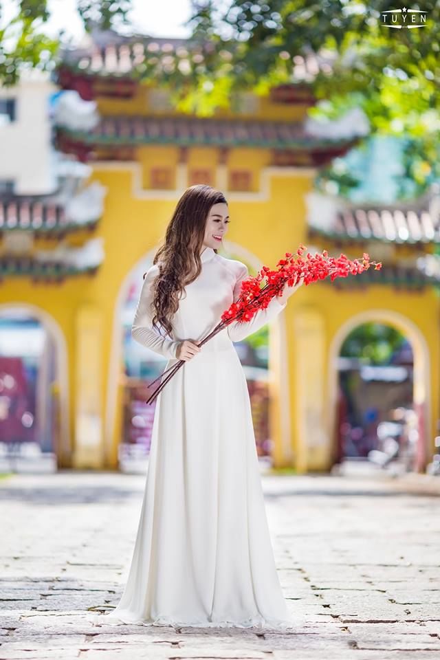 bestie nhung ngoi chua Sai Gon chup anh tet dep