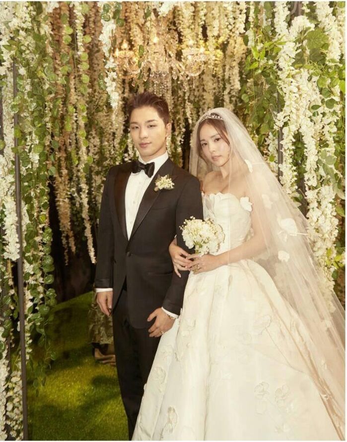 bestie sao han mac vay cuoi dep hon nguoi mau