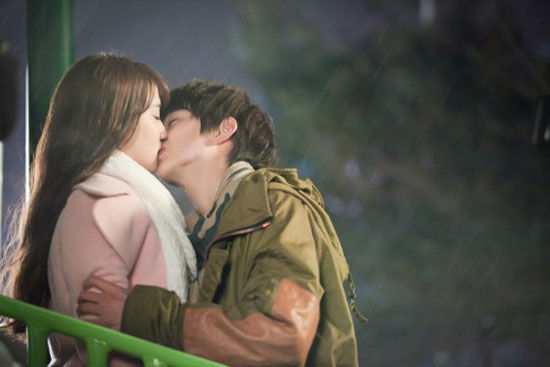bestie nhung bi mat ve chuyen yeu chang muon giau