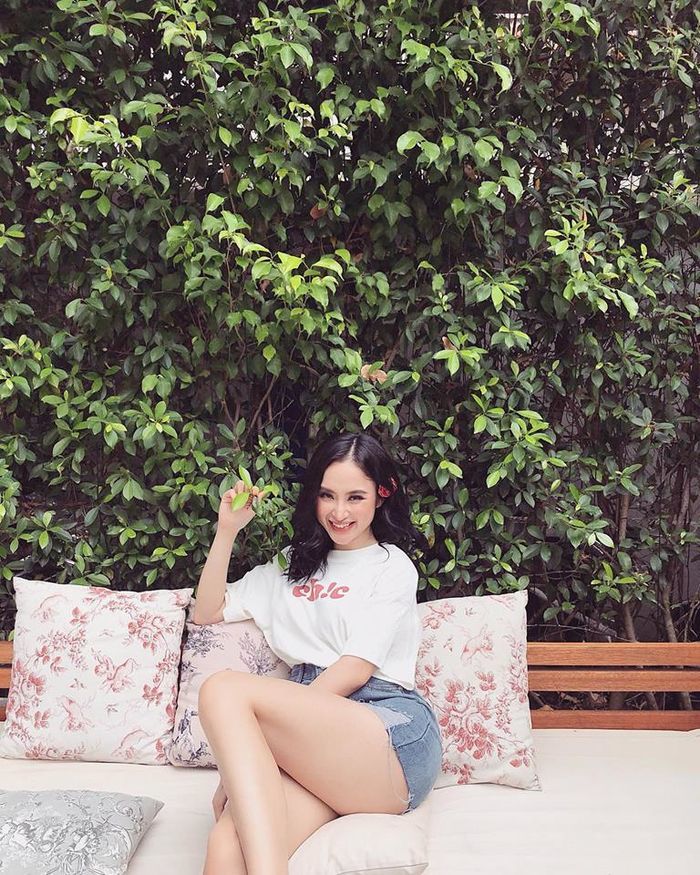 bestie sao nu viet khoe vong 3