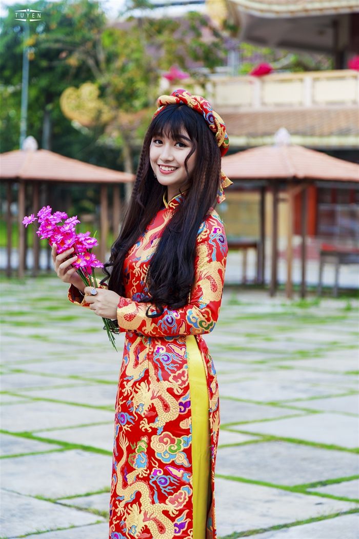 bestie nhung ngoi chua Sai Gon chup anh tet dep