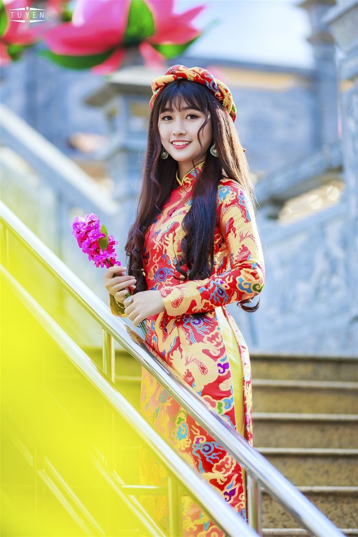bestie nhung ngoi chua Sai Gon chup anh tet dep