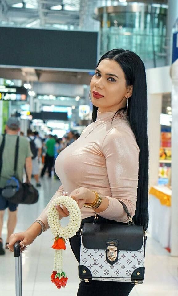 bestie nhan sac thi sinh thi hoa hau chuyen gioi quoc te 2018