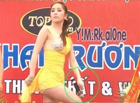 bestie muon kieu hat nhep bi lo sao viet cuong cuong tim cach chua chay