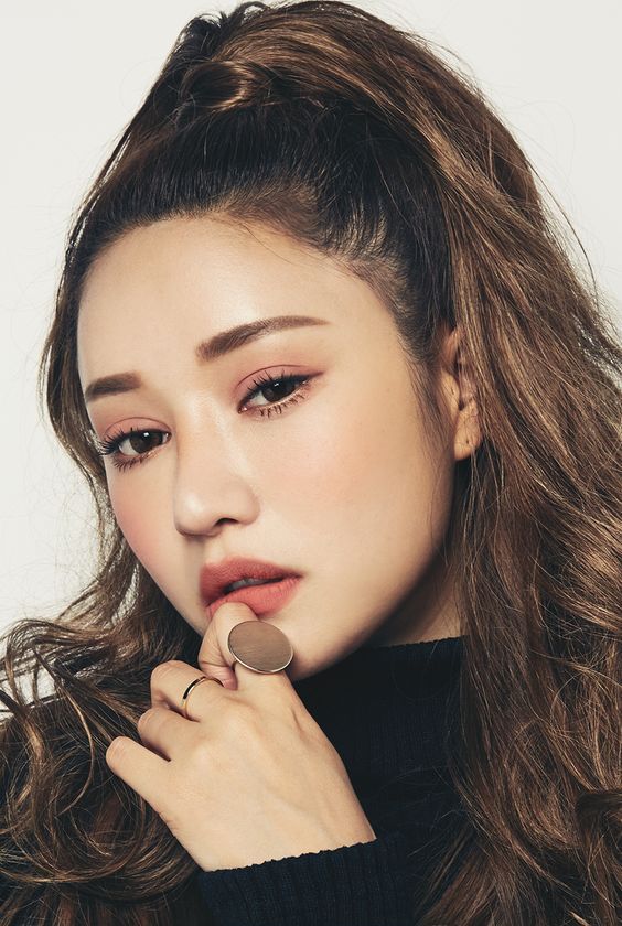 bestie meo trang diem mat hip 2