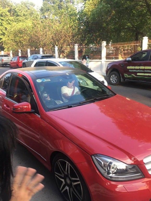 bestie sao viet tinh ai roi ren den ca fan ruot cung khong biet dau ma lan