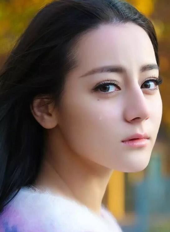 bestie guong mat thoi trang Chau A