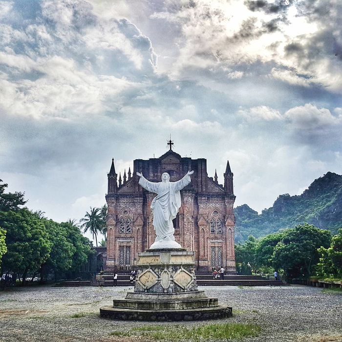 bestie ngoi truong phu thuy o ninh binh