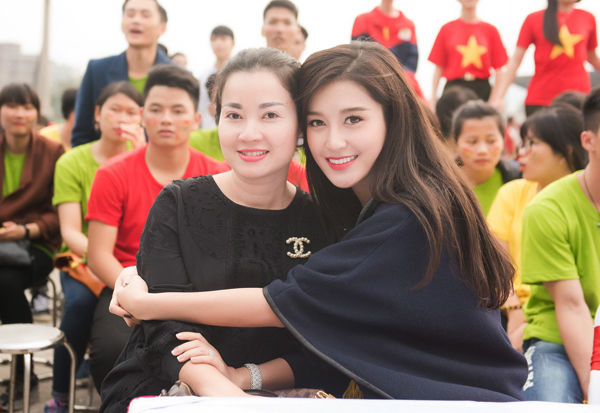 bestie nguong mo nhan sac tuyet voi cua bo me sao viet