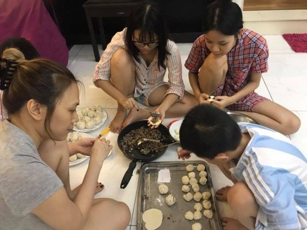 bestie ngo ngang nhung khoanh khac gian di den bat ngo cua dai gia showbiz viet