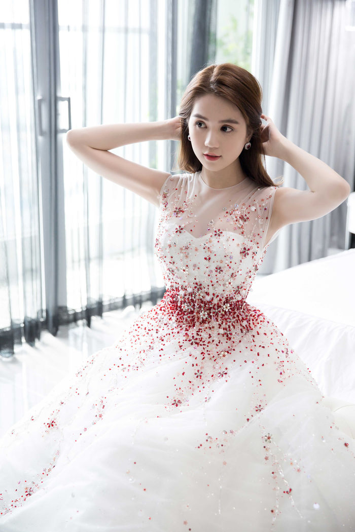 bestie phat ngon gay soc ve tien cua sao viet