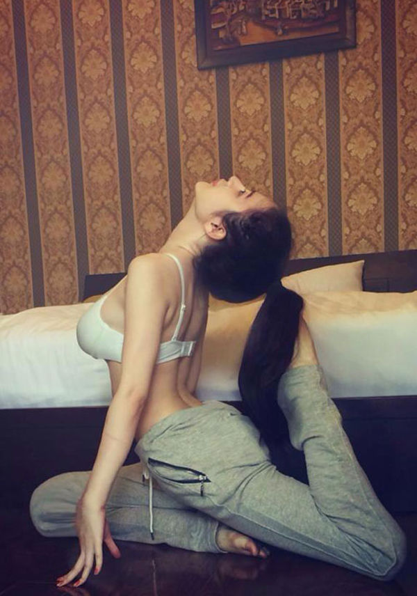 bestie tu the yoga nong bong mat cua sao viet