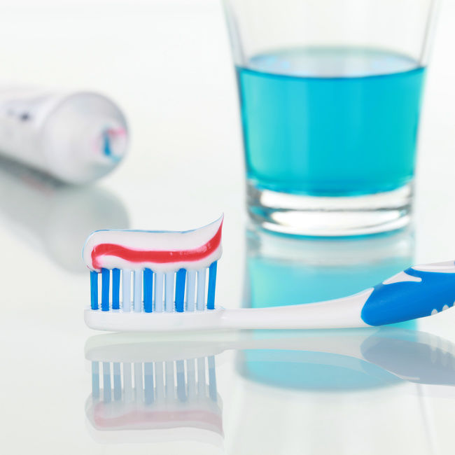 10 cách giúp bạn có hàm răng trắng, lưỡi sạch và hơi thở thơm mát