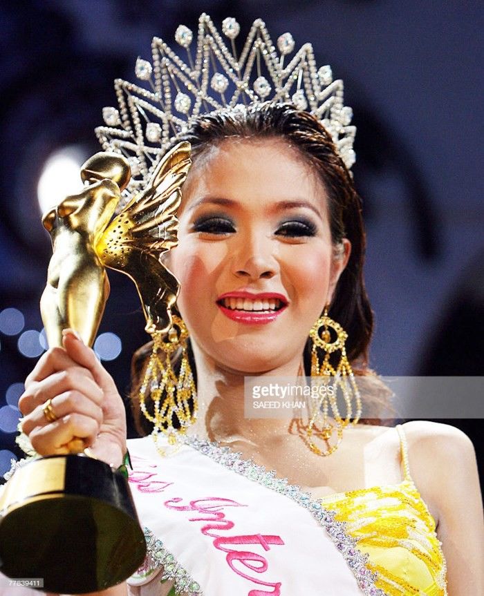 bestie hoa hau chuyen gioi quoc te