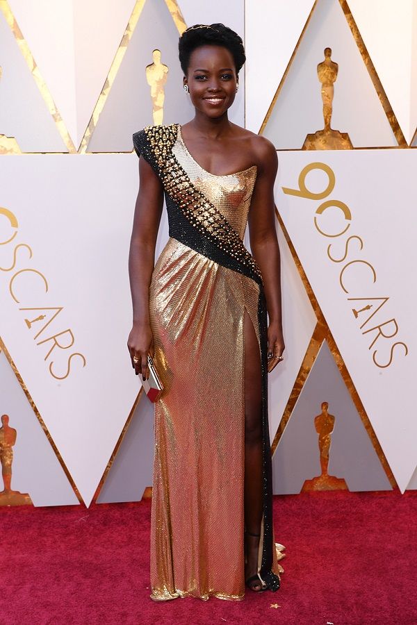 Những bộ cánh lộng lẫy được khen ngợi hết lời tại thảm đỏ Oscar 2018